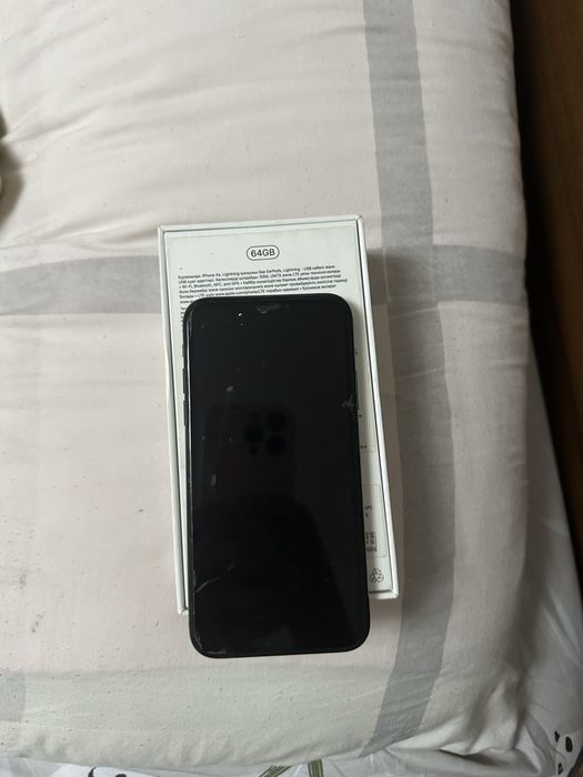 Продам б/у iPhone XS