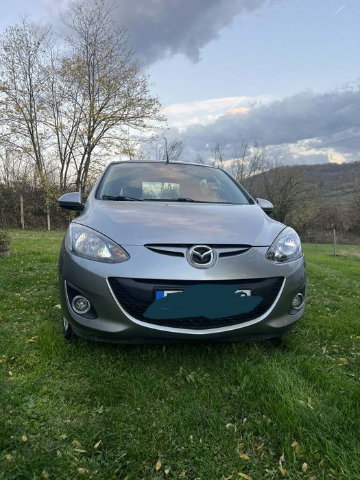Мазда 2  1.4 бензин