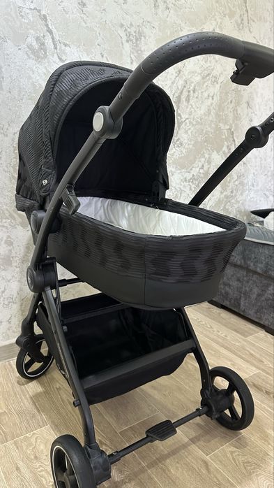Продам коляску 2 в 1