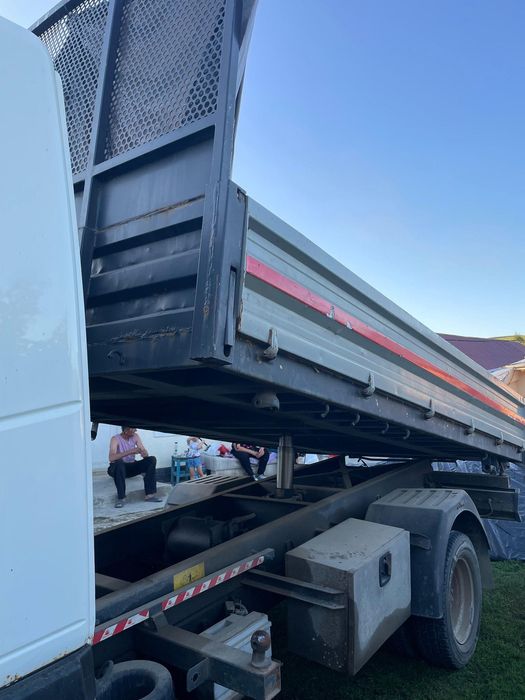 Basculanta Nissan Atleon 2008