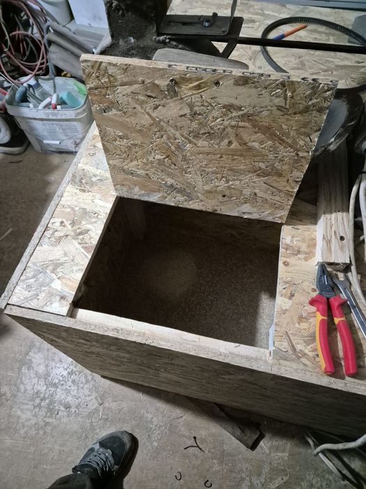 Vând moară cu motor monofazic și lădoi