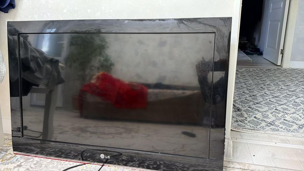 Телевизор  хорошим состоянию