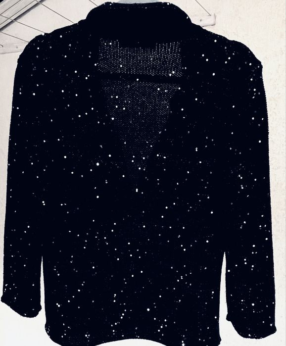 Модна къща MaxMara Weekend черна жилетка с пайети