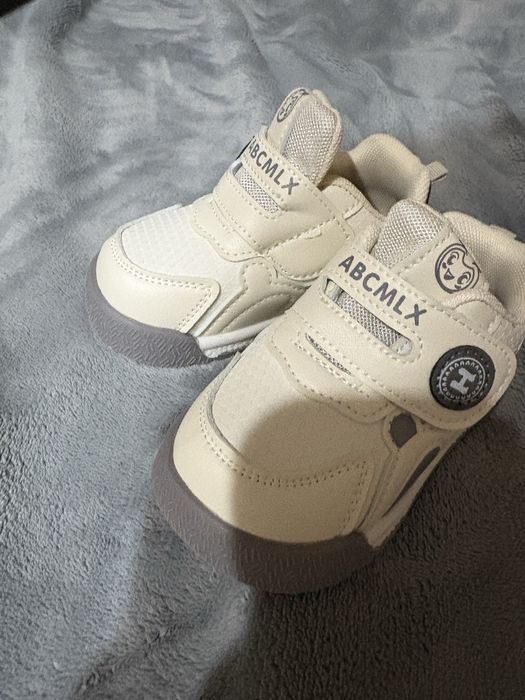 Кроссовки 20размер