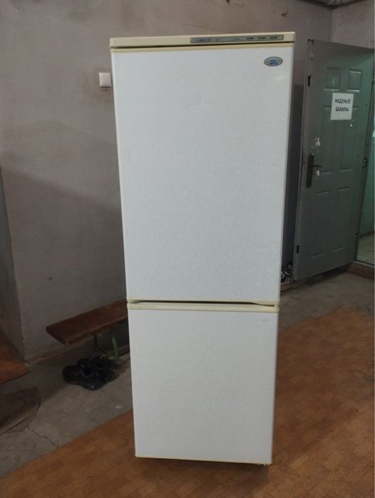 Продам холодильник
