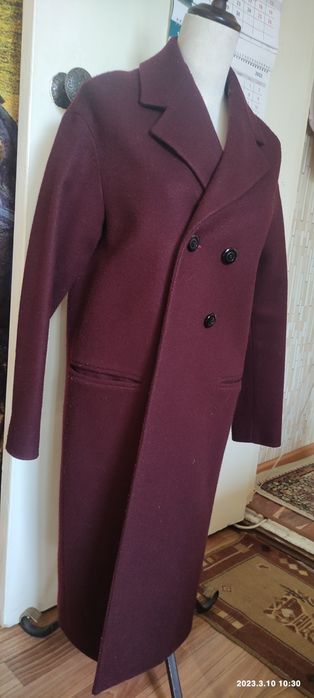 Демисезонное пальто.