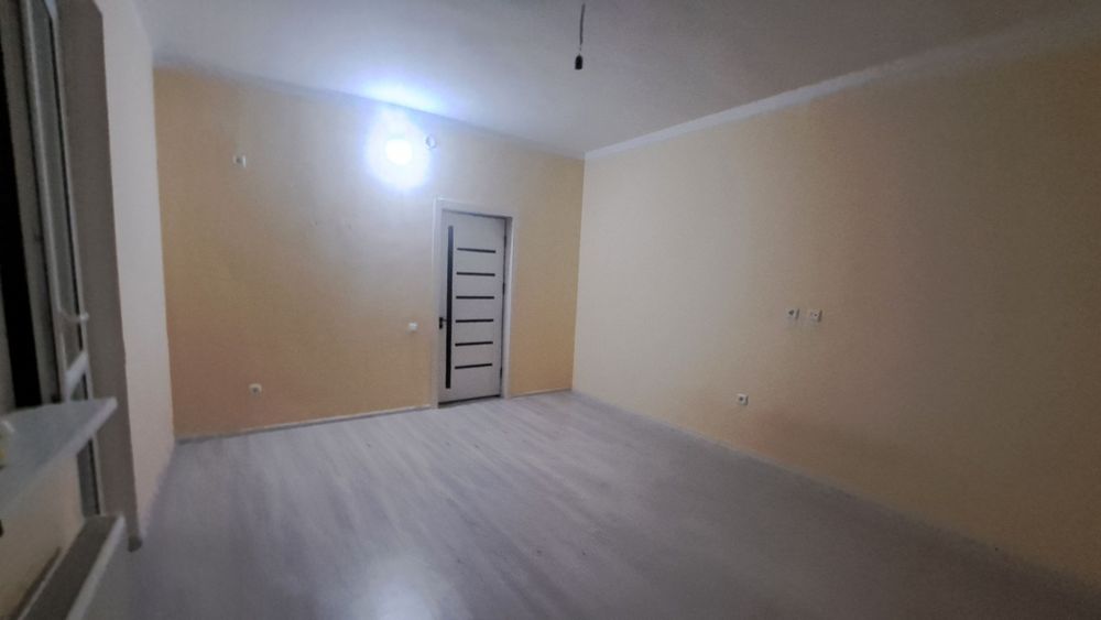 Чирчик шахар 
2-микрораён Навастройка
#1-хона 4-етаж
 квартира ижар