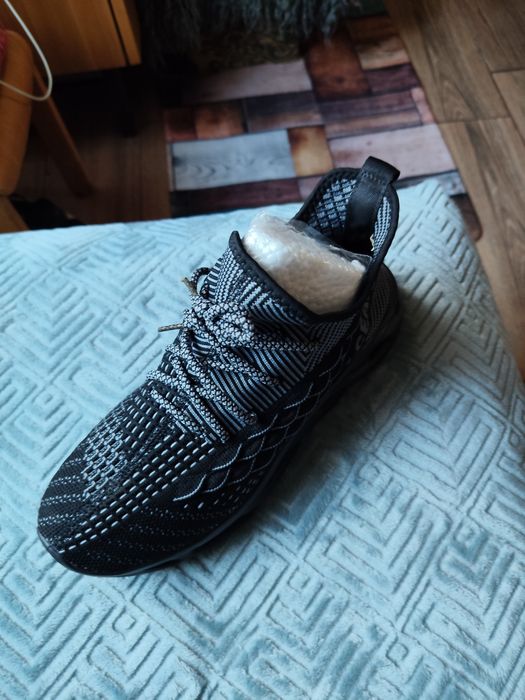 Adidași noi mărimea 41