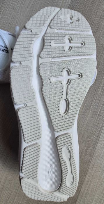 Чисто нови бели маратонки Under Armour (номер 43) - Супер цена!