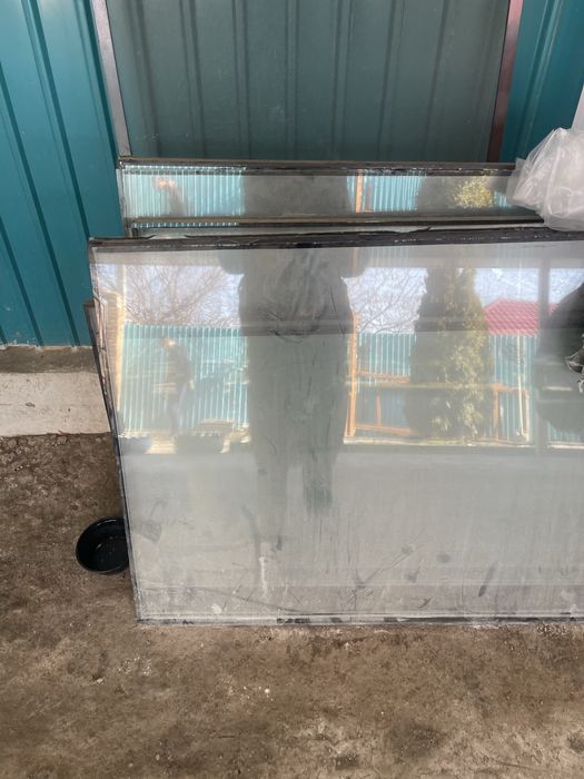 Дверь пластиковая и стекло тройное