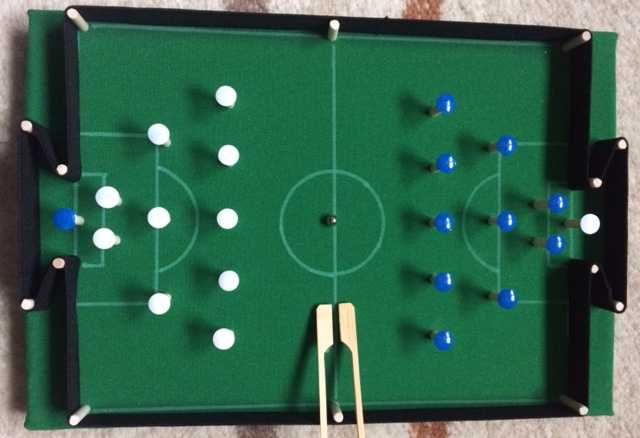 Joc fotbal de colecție, cu bilă și pioni din lemn pentru copii