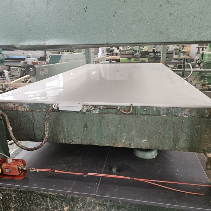 Топла преса с нагреватели 2500мм.х 1300мм.