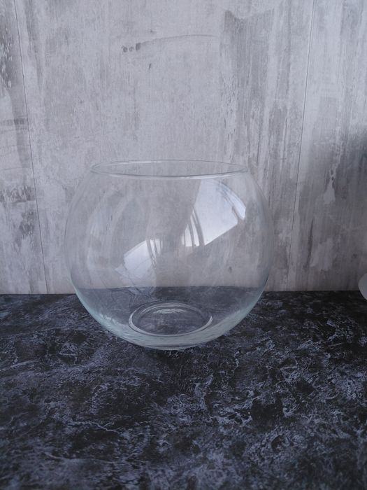 Продам  вазы -флорариумы.