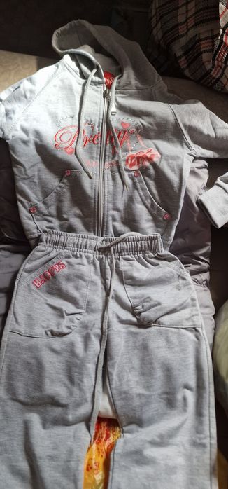 Продам вещи на девочку,  и отдам конверт.