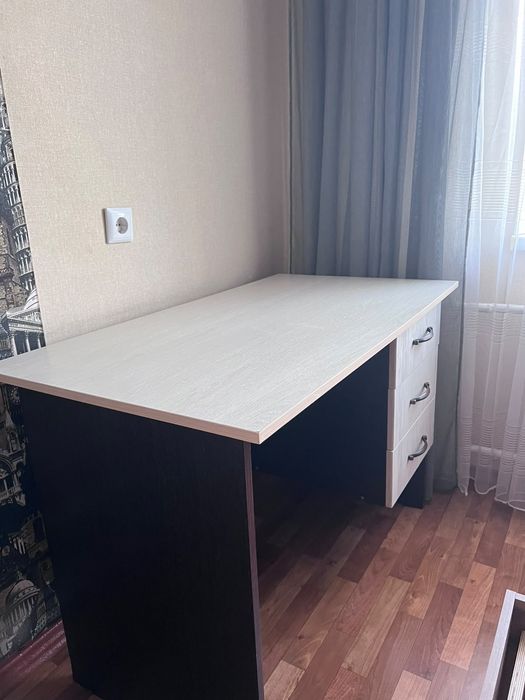 продам письменный стол