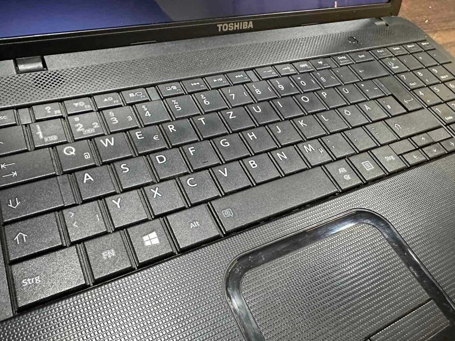 Лаптоп Toshiba Satellite c850d