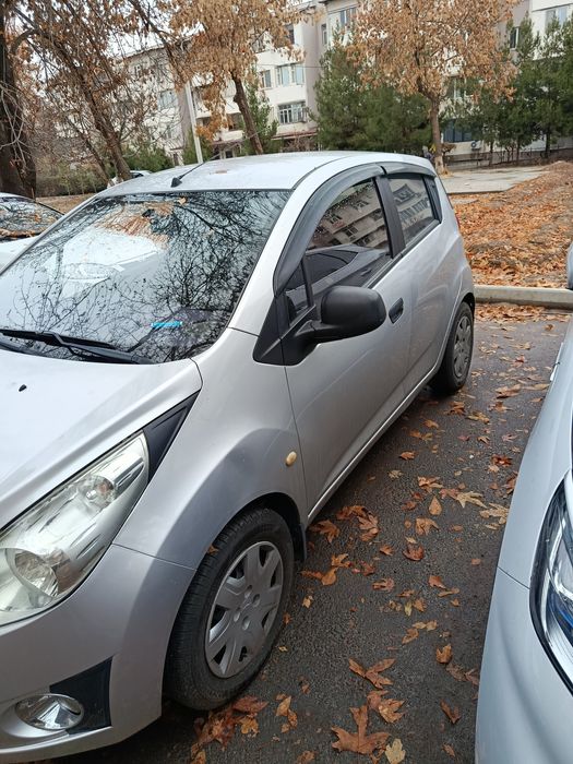 Продается Спарк 1 позиция в хорошем состоянии количество хозяев 2