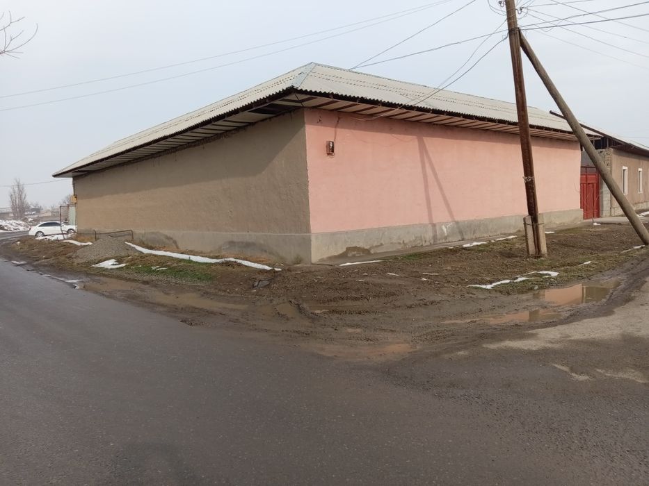 Uy sotiladi Jizzax shaxar zilol mahallasi A. Avloniy kochasi