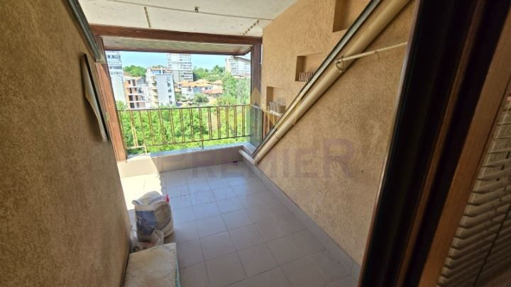 Продава се Тристаен апартамент в Варна, Цветен квартал - 77 кв.м за 1272 €/кв.м - Снимка #8