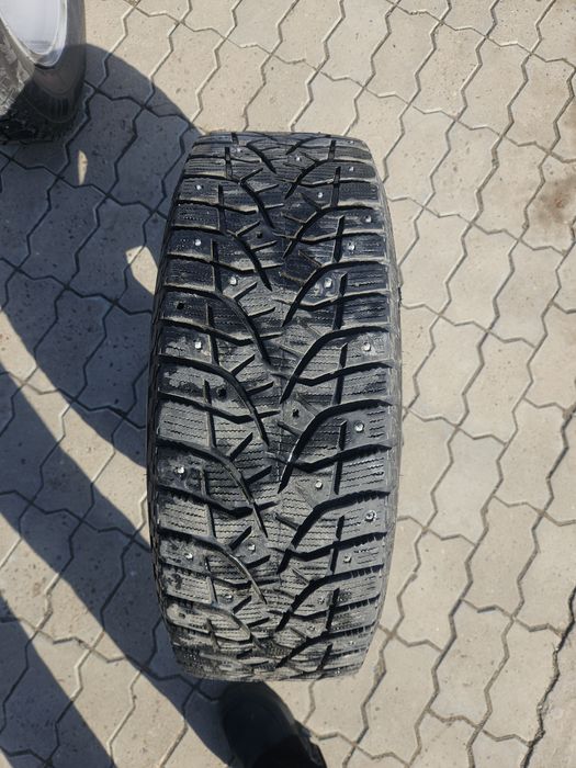 Продам шины Bridgestone Blizzak Spike-02
