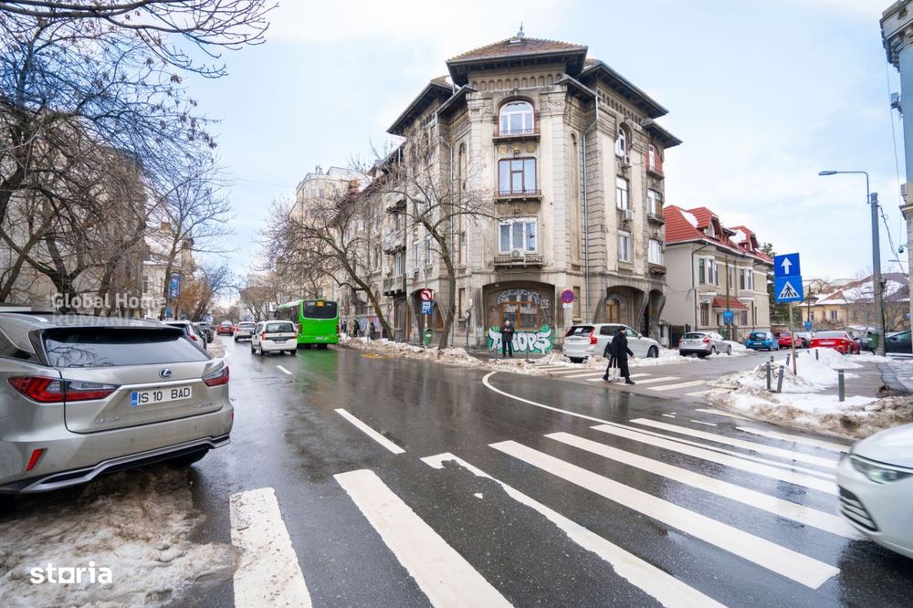 Interwar Building - Cismigiu Garden | 165 SQM | Circular 6-Room Apartm