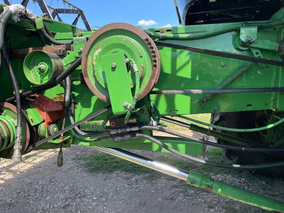 Combina John Deere 2054