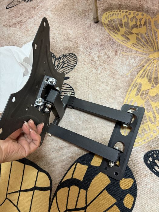 Кронштейн на стену для телевизора