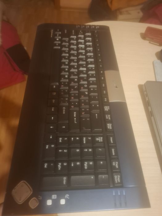 Genius SlimStar i250