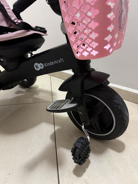 С ПОДАРЪК - Детска триколка KinderKraft Easytwist (розова) като нова