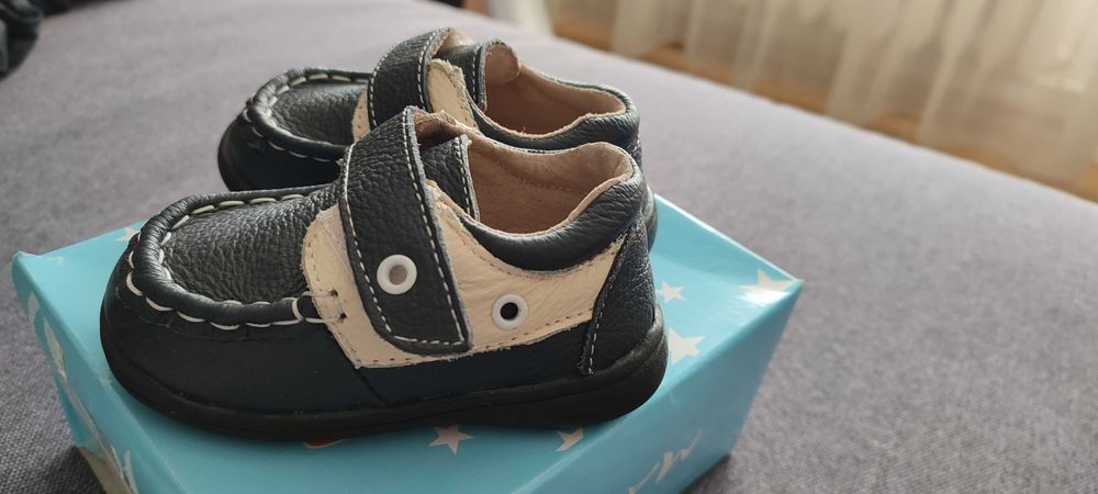 Бебешки обувки Mania, номер 19, чисто нови