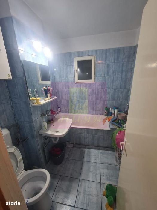 Apartament cu 3 camere de vanzare in Campina - Zona Centrala