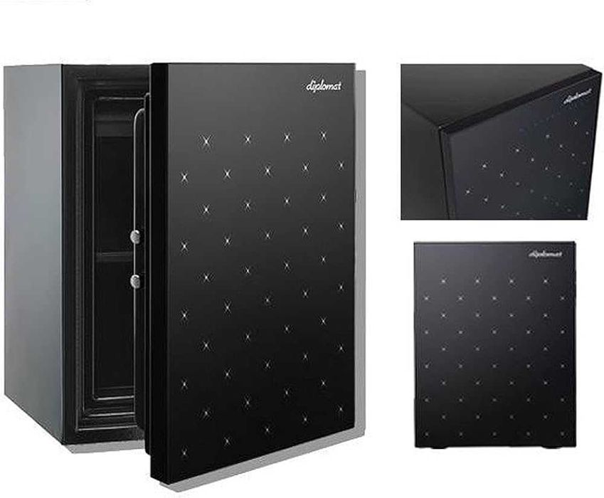 Mini muzlatgichlariga o'xshash dizayndagi seyf Diplomat. Сейф Diplomat