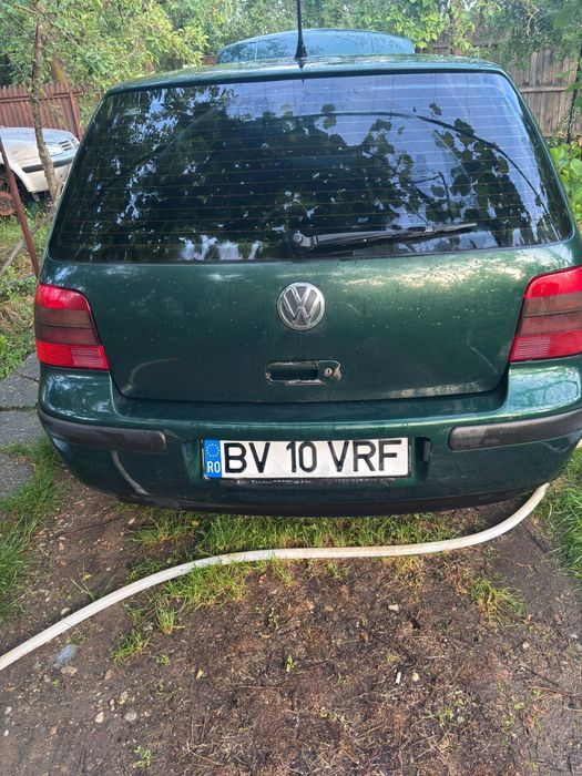 Vând golf impecabil
