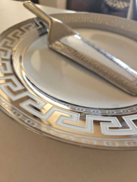 Чиния за торта с лопатка