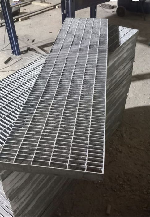 Vând grătare sau scări sau trepte la cel mai bun pret