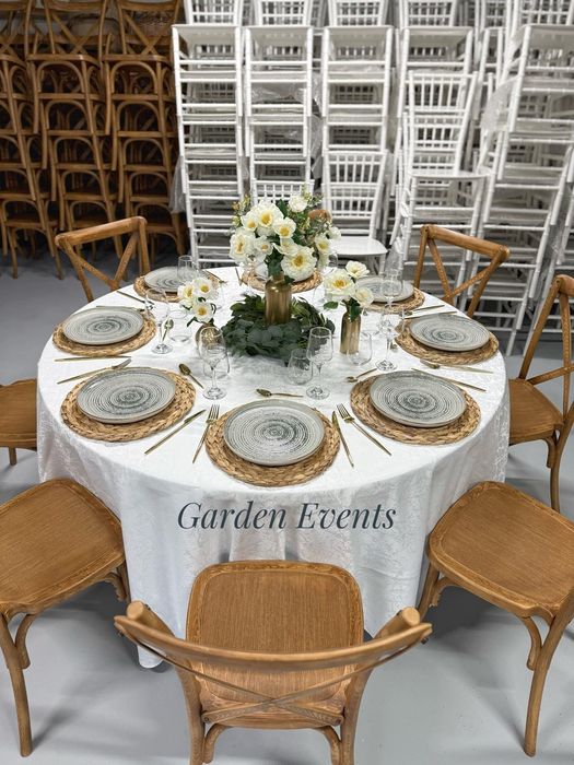 Mese scaune vesela de inchiriat cocktail umbrele