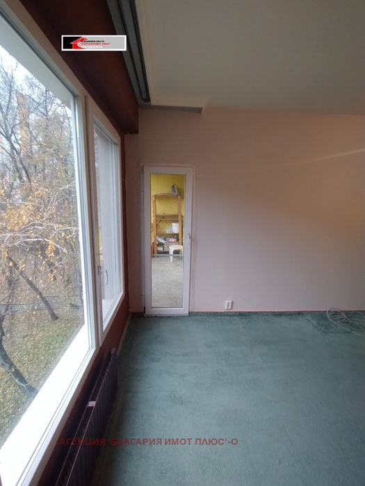 Дава се под наем Тристаен апартамент в София, Света Троица - 110 кв.м за 561 € - Снимка #8