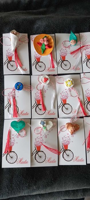 Martisor tip brosa lucrat manual (martisoare)