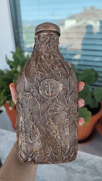 Бутилка с монети