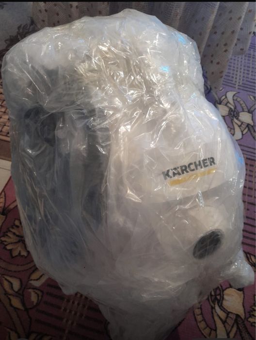 Продаю Пылесос Karcher