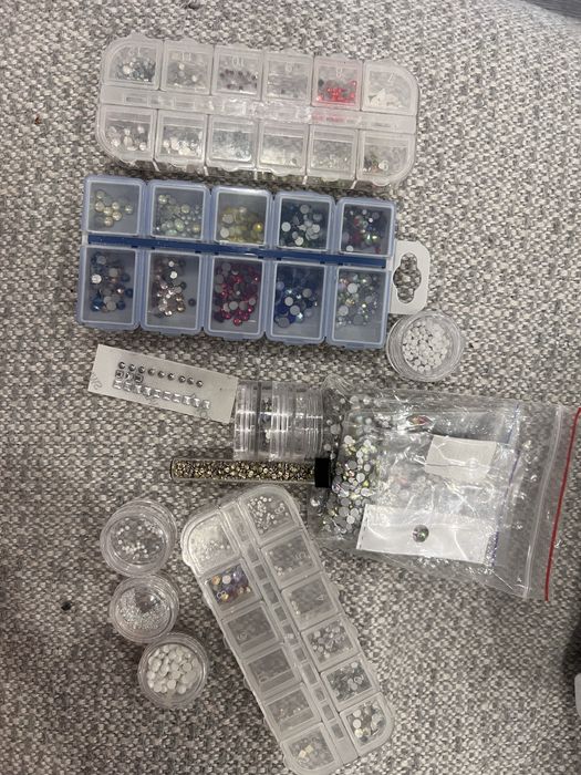 Продам материал для работы маникюра,ногтей