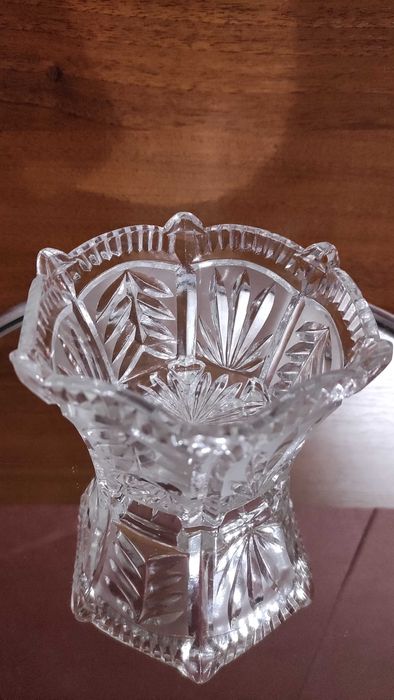 Захарница/бонбониера от стъкло с матирани елементи