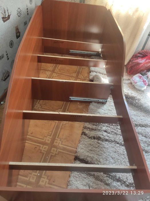 Кровать подростковая