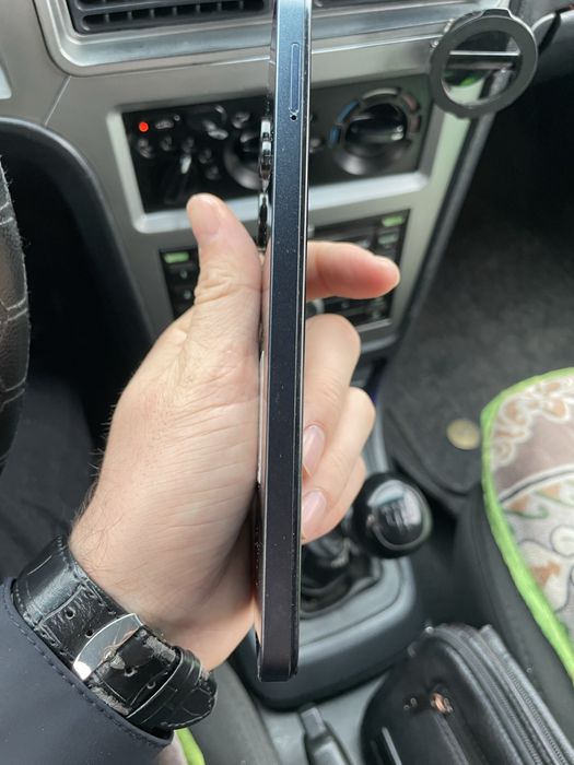 Infinix Hot30i 128GB 8GB(4+4) Ram