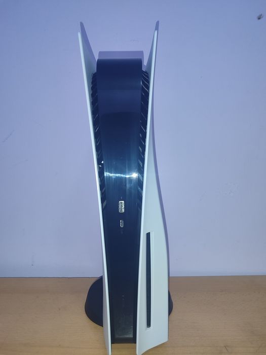 Продам Sony PlayStation 5