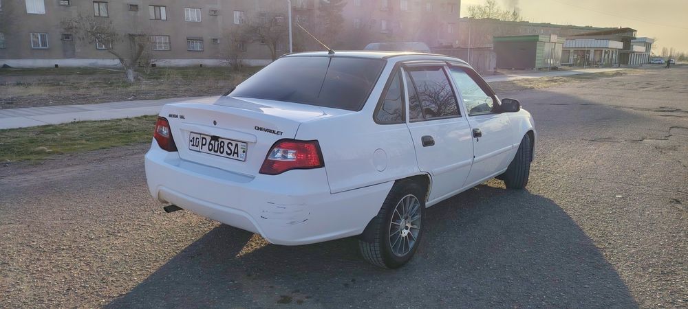 Nexia 2 sotiladi 2105