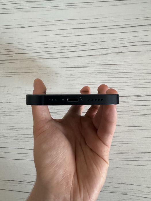 Vand Iphone 13 Midnight 128gb sau fac SCHIMB