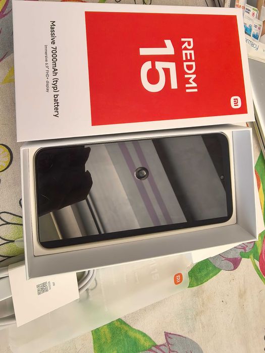Чисто нов Redmi 15, с гаранция 2 години.