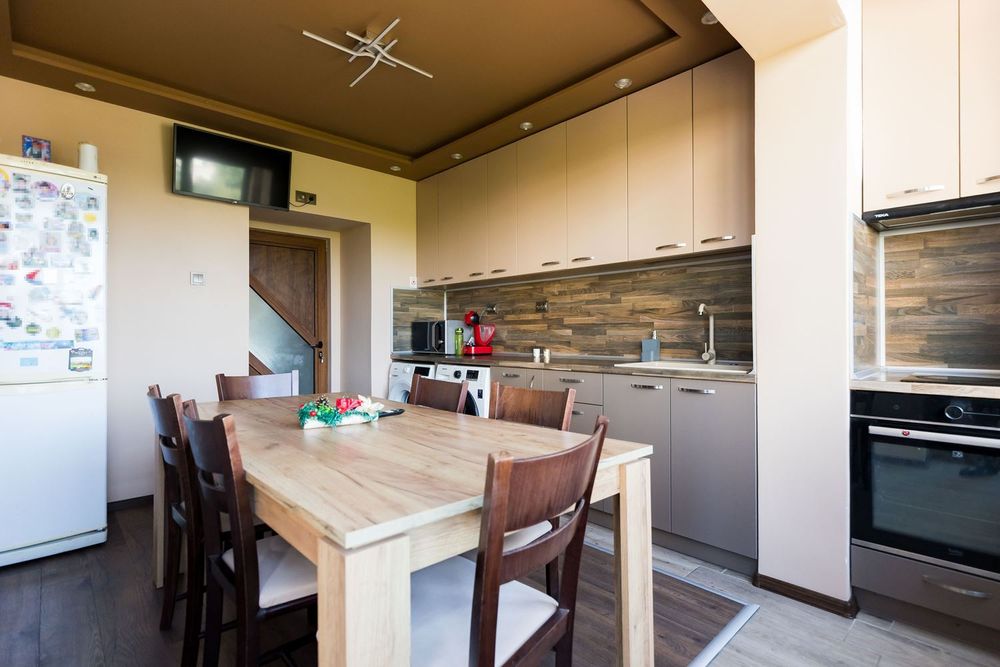 Продава се Тристаен апартамент в Плевен, Широк център - 93 кв.м за 1603 €/кв.м - Снимка #1