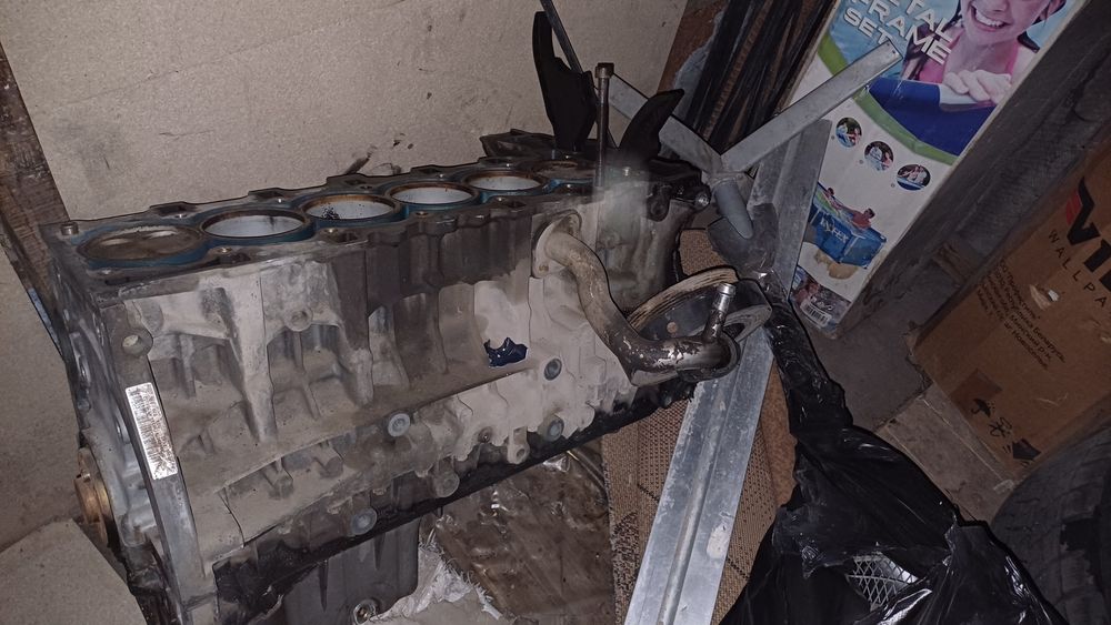 Продам блок двигатели бмв х5 е 70 н52